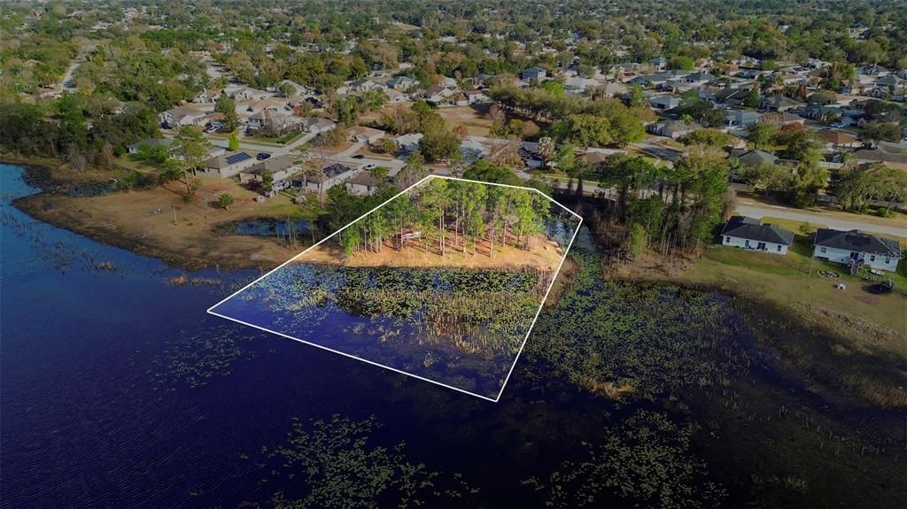 En Venta: $38,000 (0.90 acres)