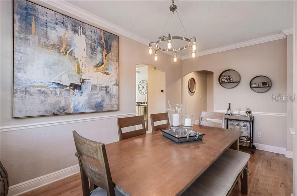 Activo con contrato: $645,000 (3 camas, 3 baños, 1930 Pies cuadrados)