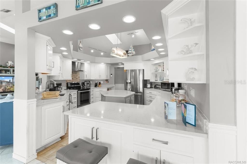 En Venta: $1,350,000 (3 camas, 2 baños, 2219 Pies cuadrados)