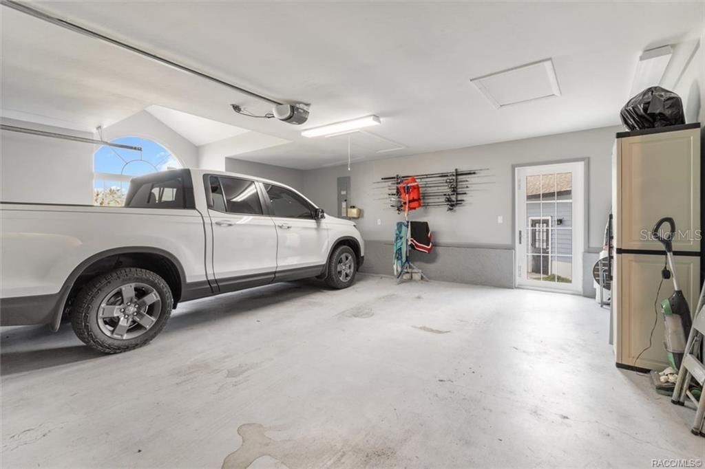 En Venta: $1,350,000 (3 camas, 2 baños, 2219 Pies cuadrados)