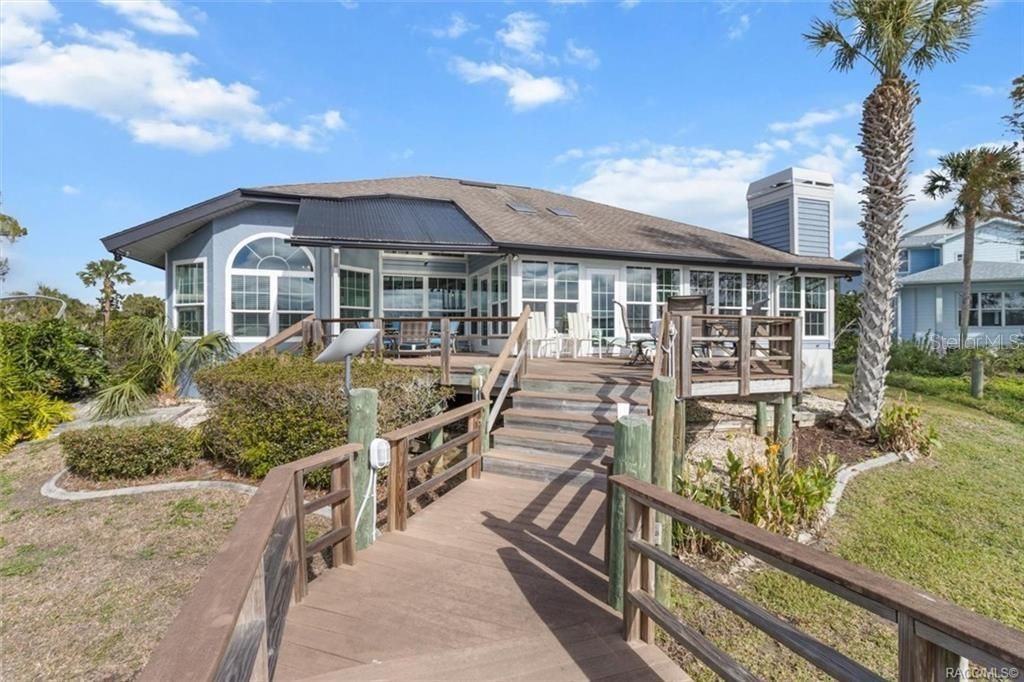En Venta: $1,350,000 (3 camas, 2 baños, 2219 Pies cuadrados)