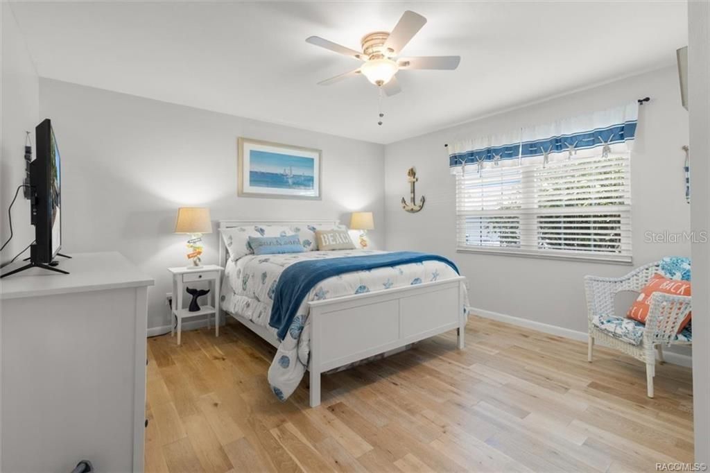 En Venta: $1,350,000 (3 camas, 2 baños, 2219 Pies cuadrados)