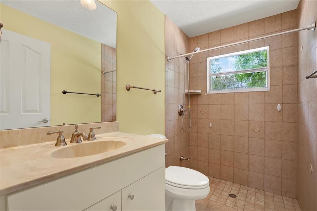 For Sale: $500,000 (4 beds, 3 baths, 2536 Square Feet)