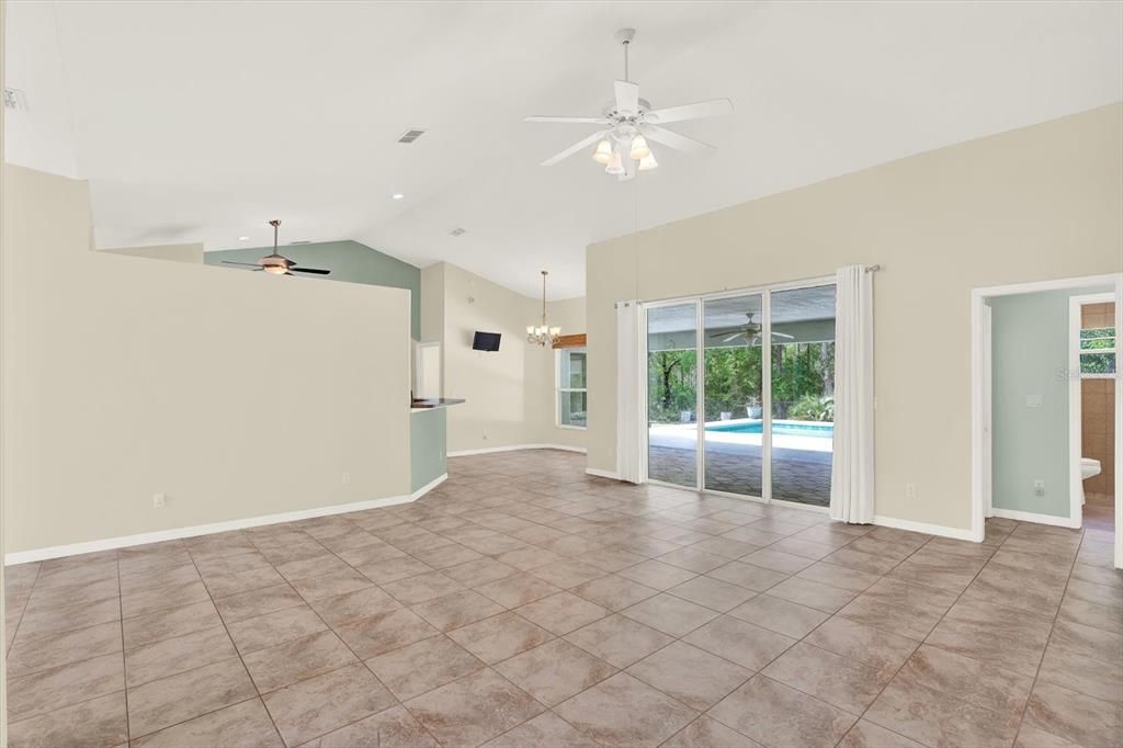 For Sale: $500,000 (4 beds, 3 baths, 2536 Square Feet)