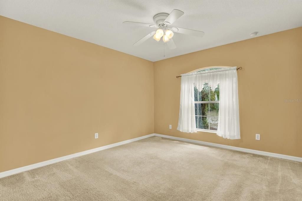 For Sale: $500,000 (4 beds, 3 baths, 2536 Square Feet)