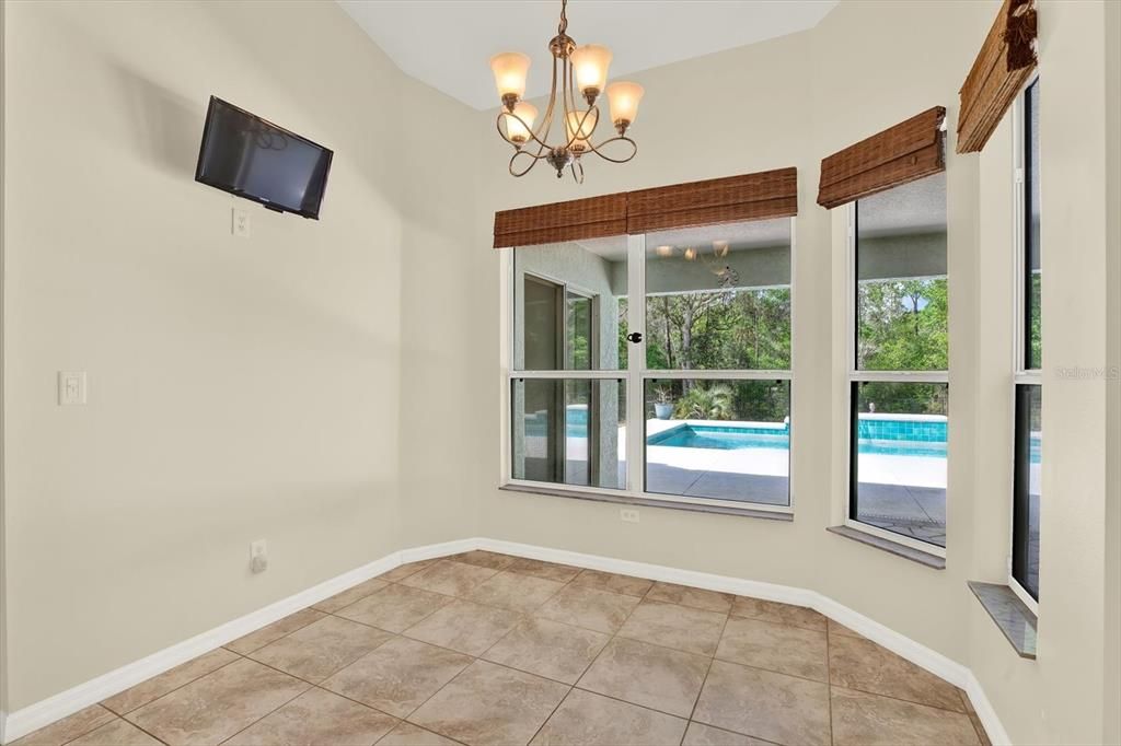 For Sale: $500,000 (4 beds, 3 baths, 2536 Square Feet)