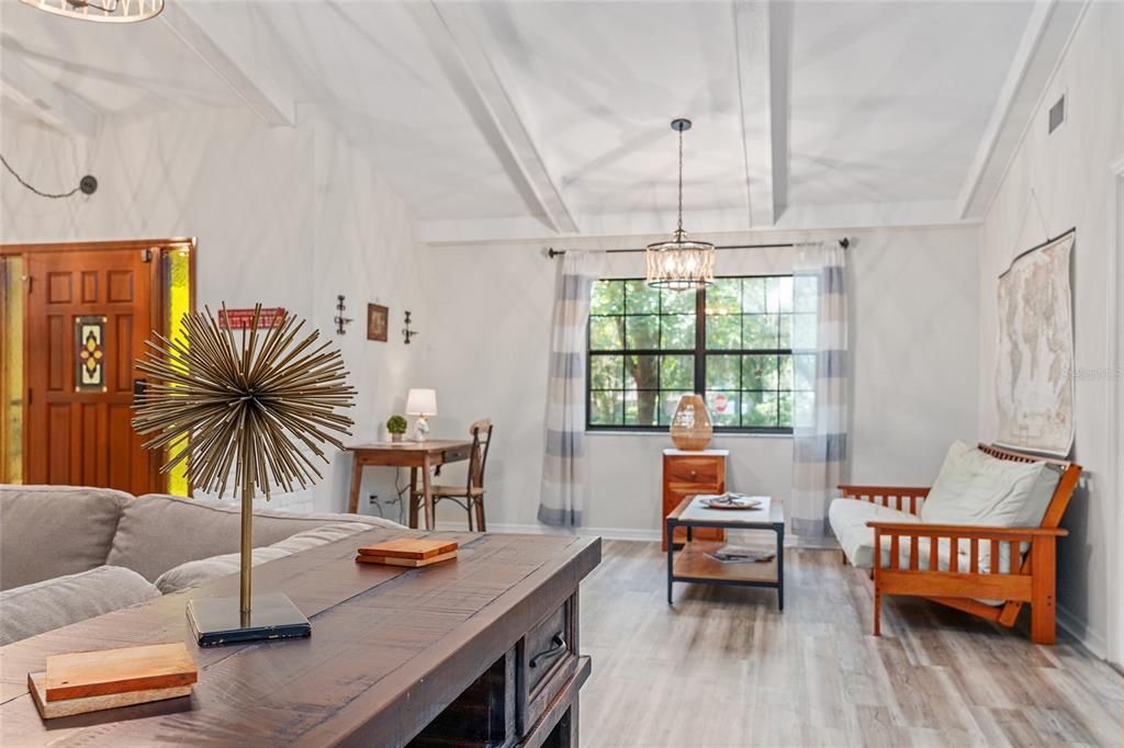 En Renta: $3,750 (3 camas, 2 baños, 1994 Pies cuadrados)