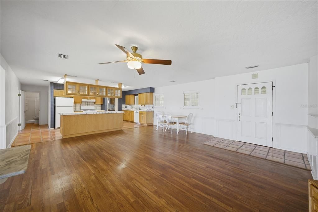 For Sale: $539,000 (2 beds, 3 baths, 2240 Square Feet)