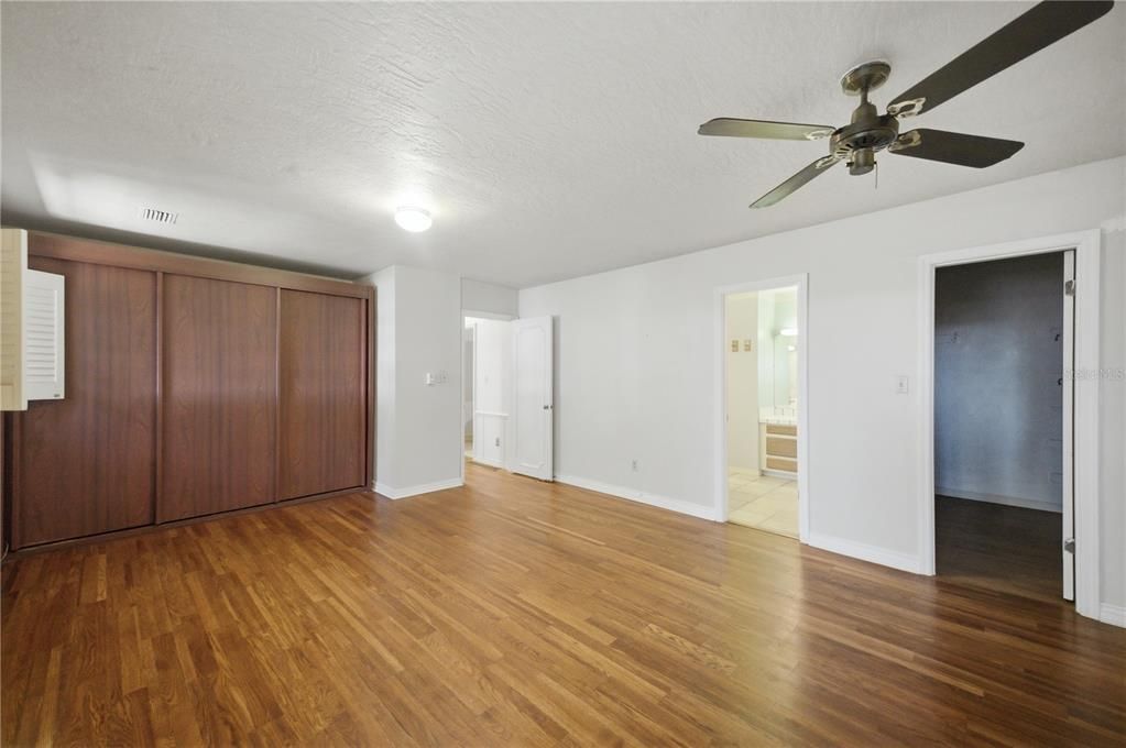 For Sale: $539,000 (2 beds, 3 baths, 2240 Square Feet)