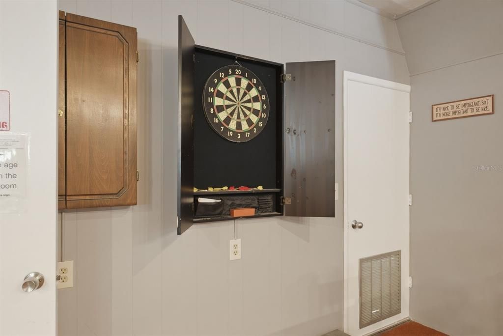For Sale: $79,000 (2 beds, 1 baths, 870 Square Feet)