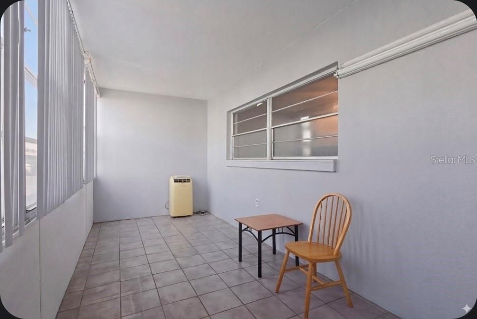For Sale: $79,000 (2 beds, 1 baths, 870 Square Feet)
