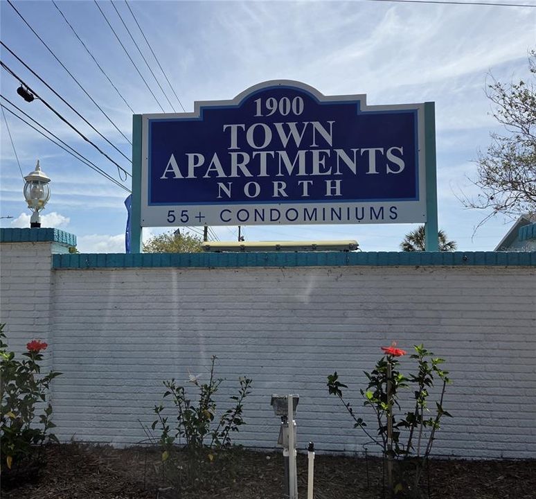 For Sale: $79,000 (2 beds, 1 baths, 870 Square Feet)