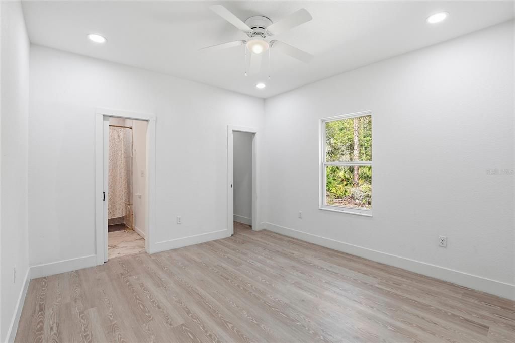 На продажу: $235,000 (3 спален, 2 ванн, 1112 Квадратных фут)