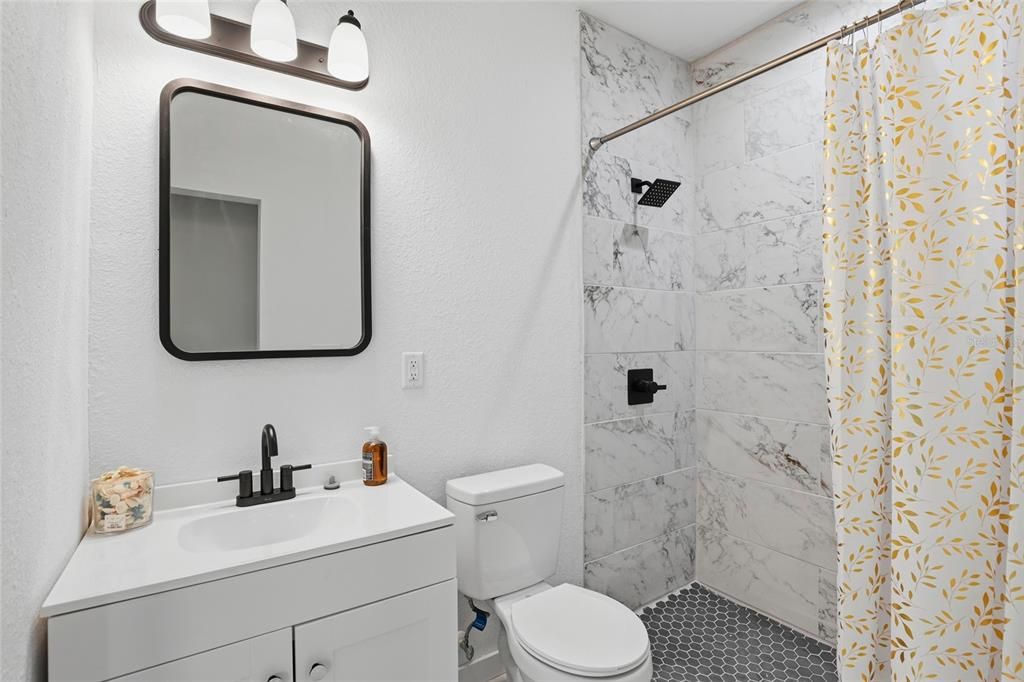 На продажу: $235,000 (3 спален, 2 ванн, 1112 Квадратных фут)