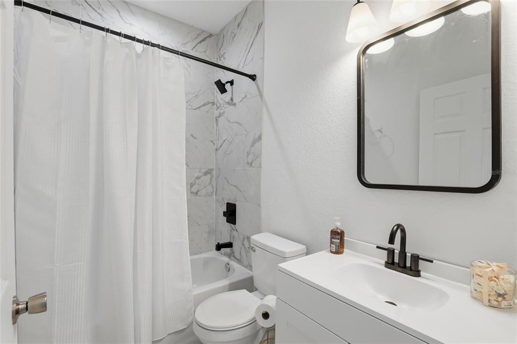 На продажу: $235,000 (3 спален, 2 ванн, 1112 Квадратных фут)