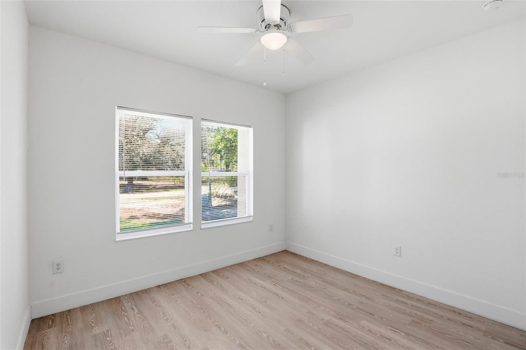 На продажу: $235,000 (3 спален, 2 ванн, 1112 Квадратных фут)