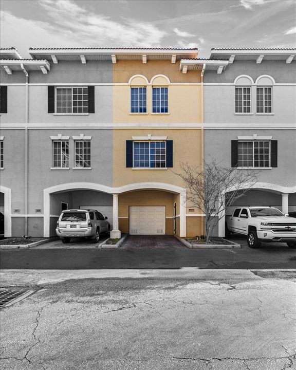 Active With Contract: $2,490 (2 beds, 2 baths, 1349 Square Feet)
