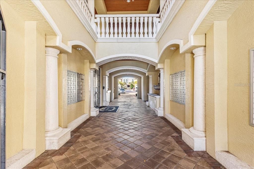 Active With Contract: $2,490 (2 beds, 2 baths, 1349 Square Feet)
