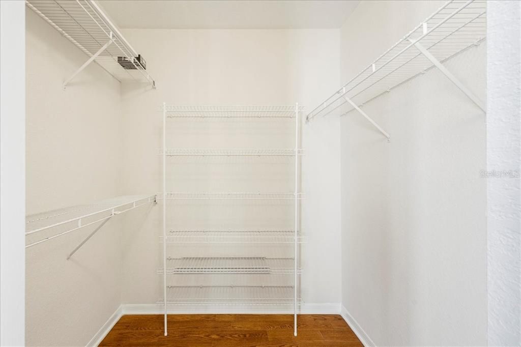 Active With Contract: $2,490 (2 beds, 2 baths, 1349 Square Feet)