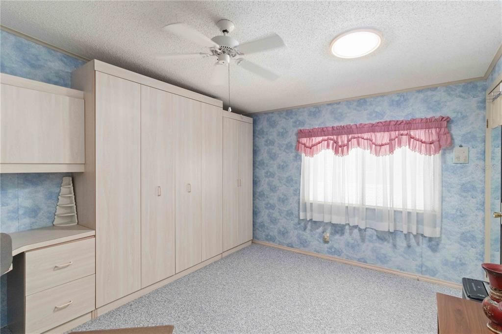 Под контрактом: $150,000 (2 спален, 2 ванн, 1806 Квадратных фут)