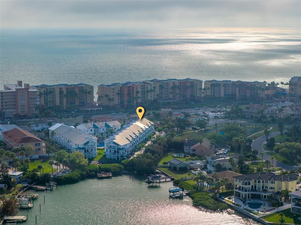 На продажу: $799,999 (3 спален, 2 ванн, 2415 Квадратных фут)