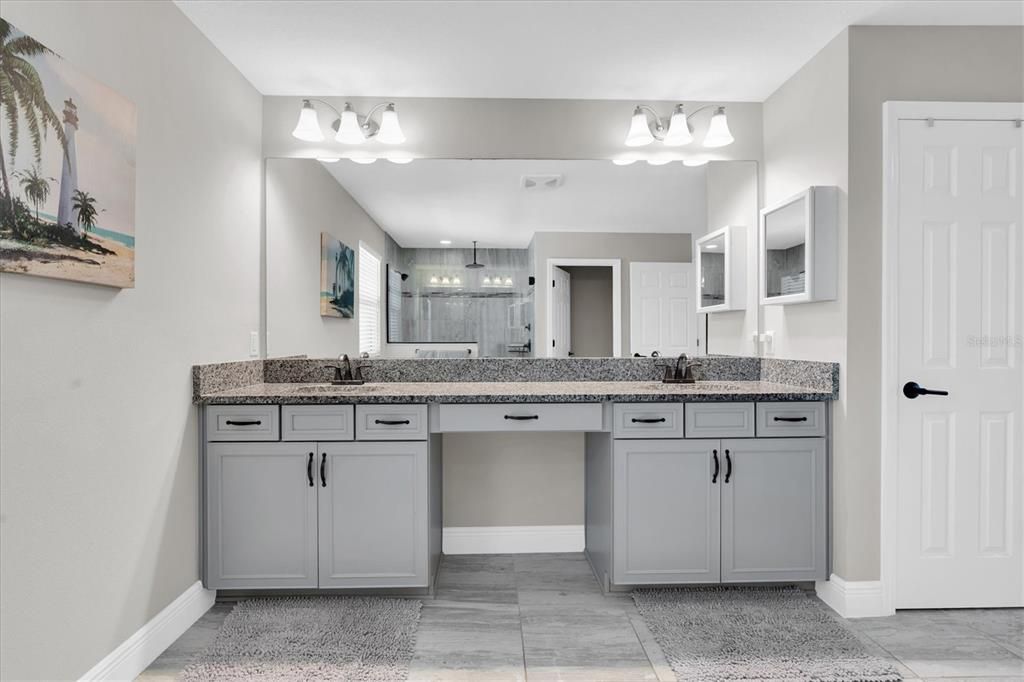 Activo con contrato: $995,000 (5 camas, 4 baños, 3548 Pies cuadrados)