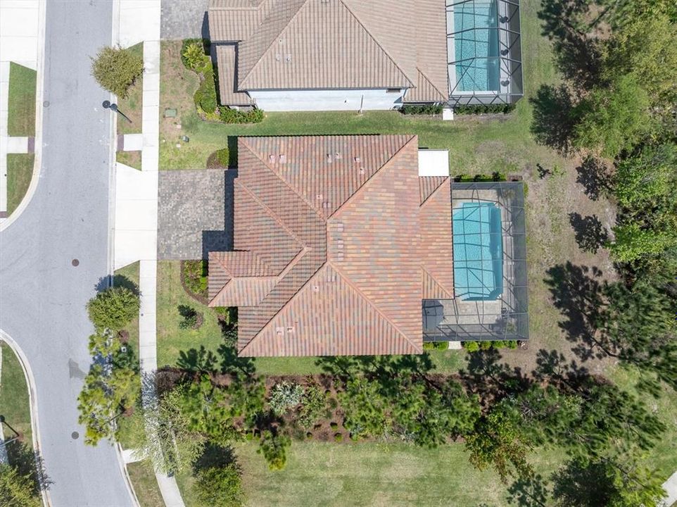 Activo con contrato: $995,000 (5 camas, 4 baños, 3548 Pies cuadrados)