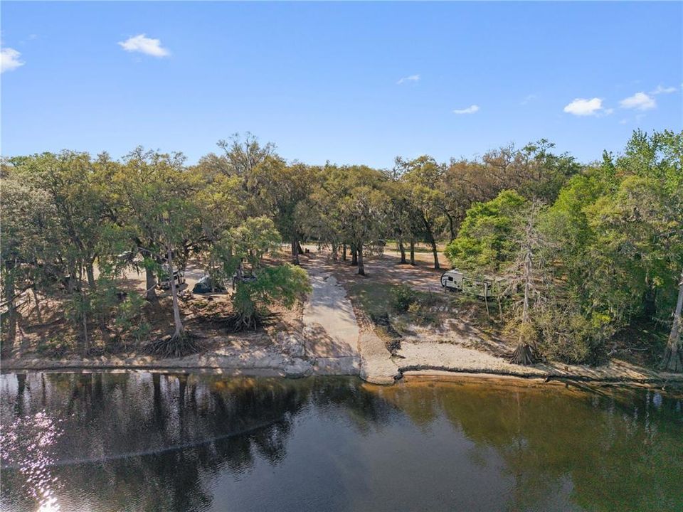 待售: $115,000 (1.28 acres)