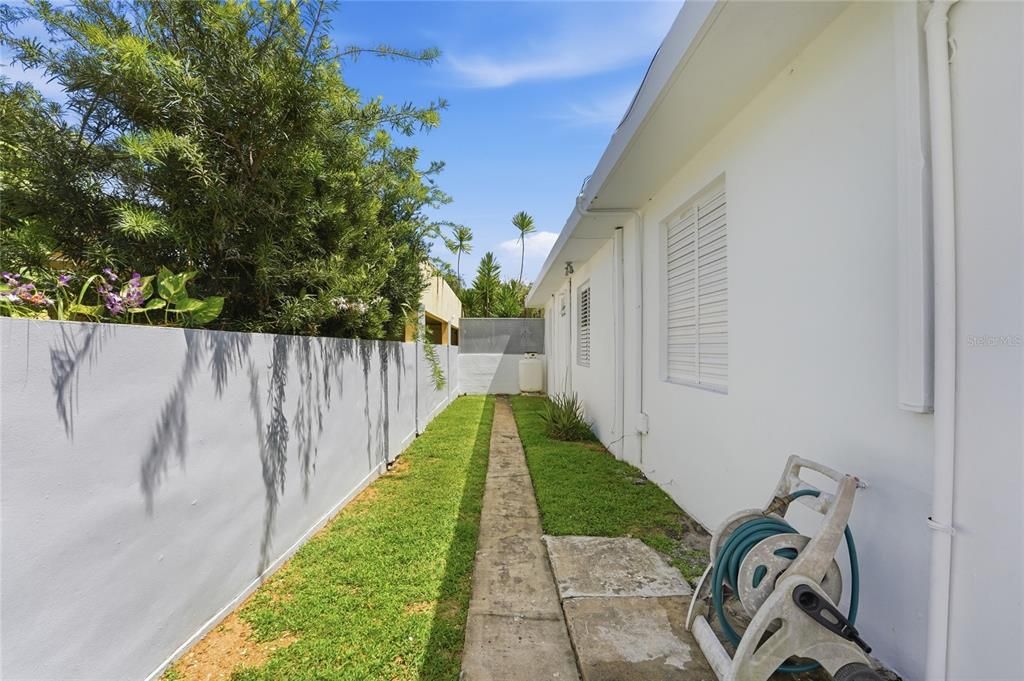For Sale: $799,000 (3 beds, 2 baths, 1998 Square Feet)
