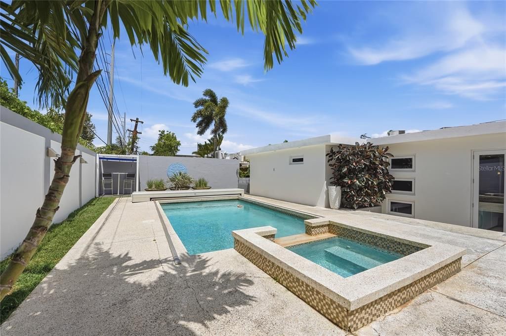 For Sale: $799,000 (3 beds, 2 baths, 1998 Square Feet)