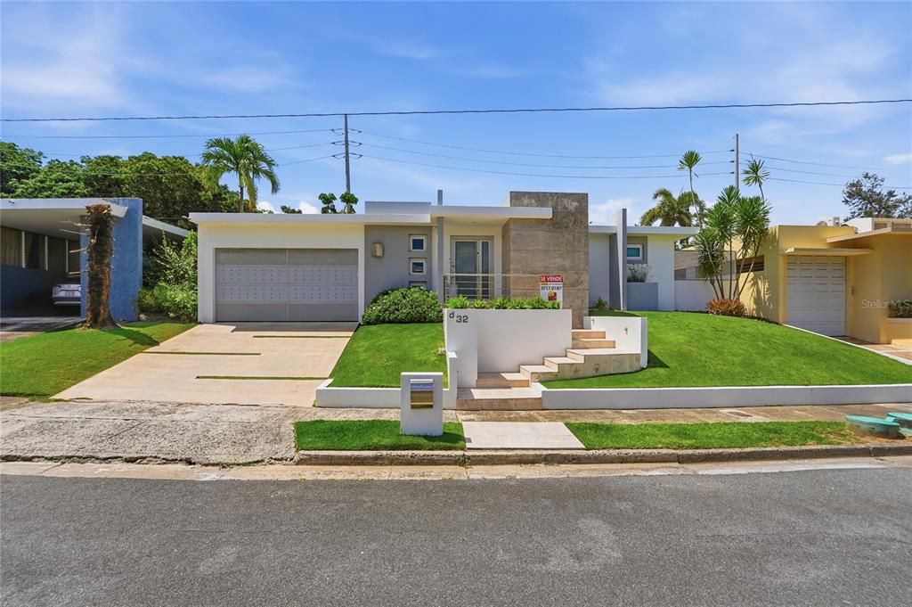 For Sale: $799,000 (3 beds, 2 baths, 1998 Square Feet)