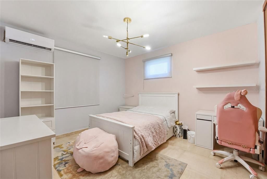 For Sale: $799,000 (3 beds, 2 baths, 1998 Square Feet)