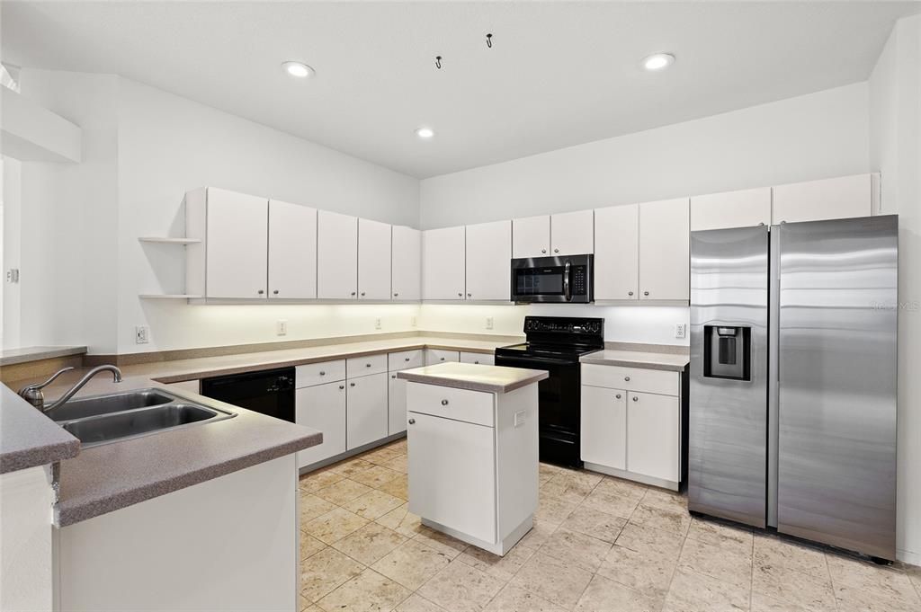 Activo con contrato: $439,000 (2 camas, 2 baños, 1552 Pies cuadrados)