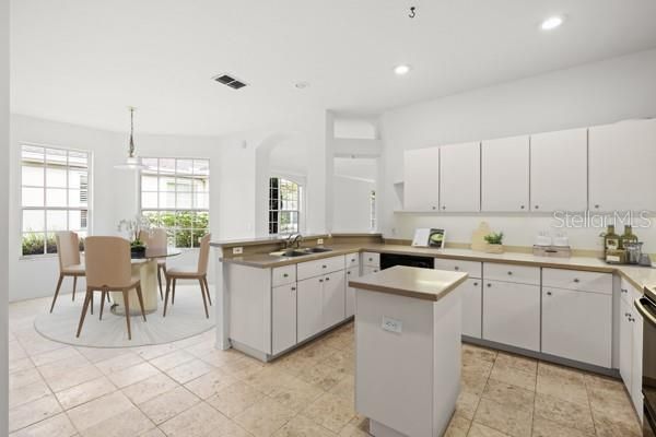 Activo con contrato: $439,000 (2 camas, 2 baños, 1552 Pies cuadrados)