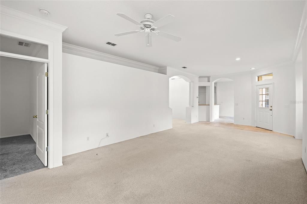 Activo con contrato: $439,000 (2 camas, 2 baños, 1552 Pies cuadrados)