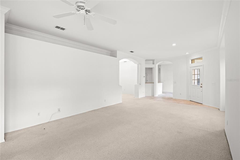 Activo con contrato: $439,000 (2 camas, 2 baños, 1552 Pies cuadrados)