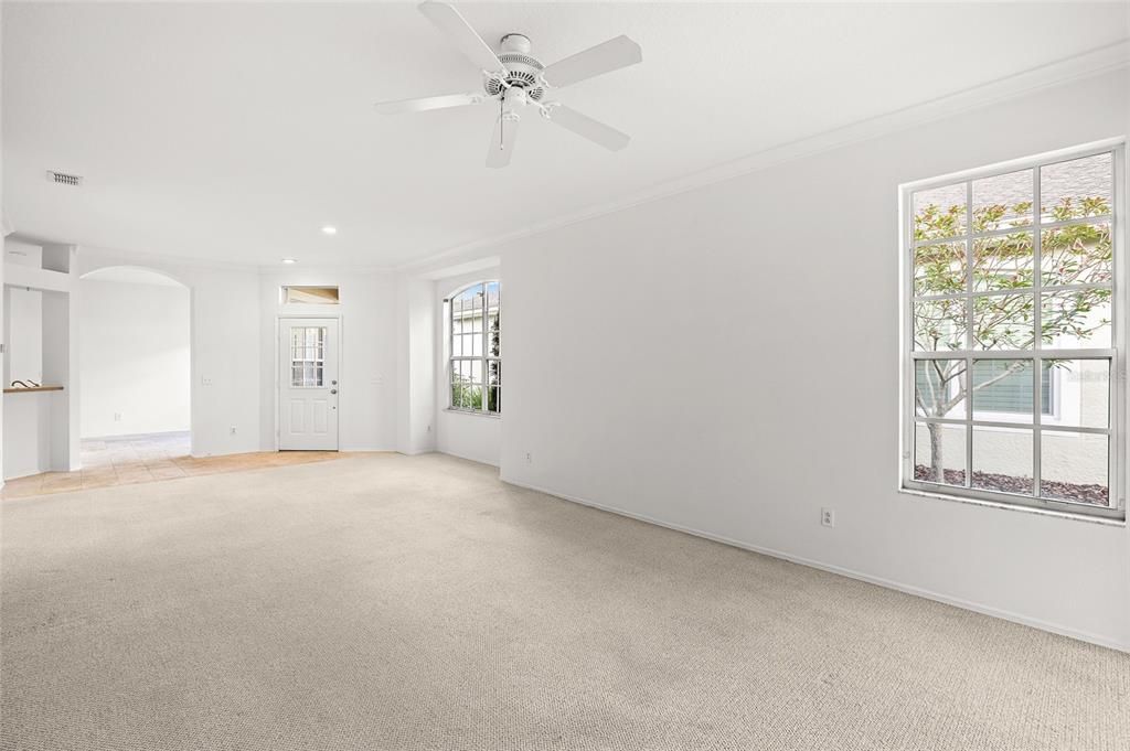 Activo con contrato: $439,000 (2 camas, 2 baños, 1552 Pies cuadrados)