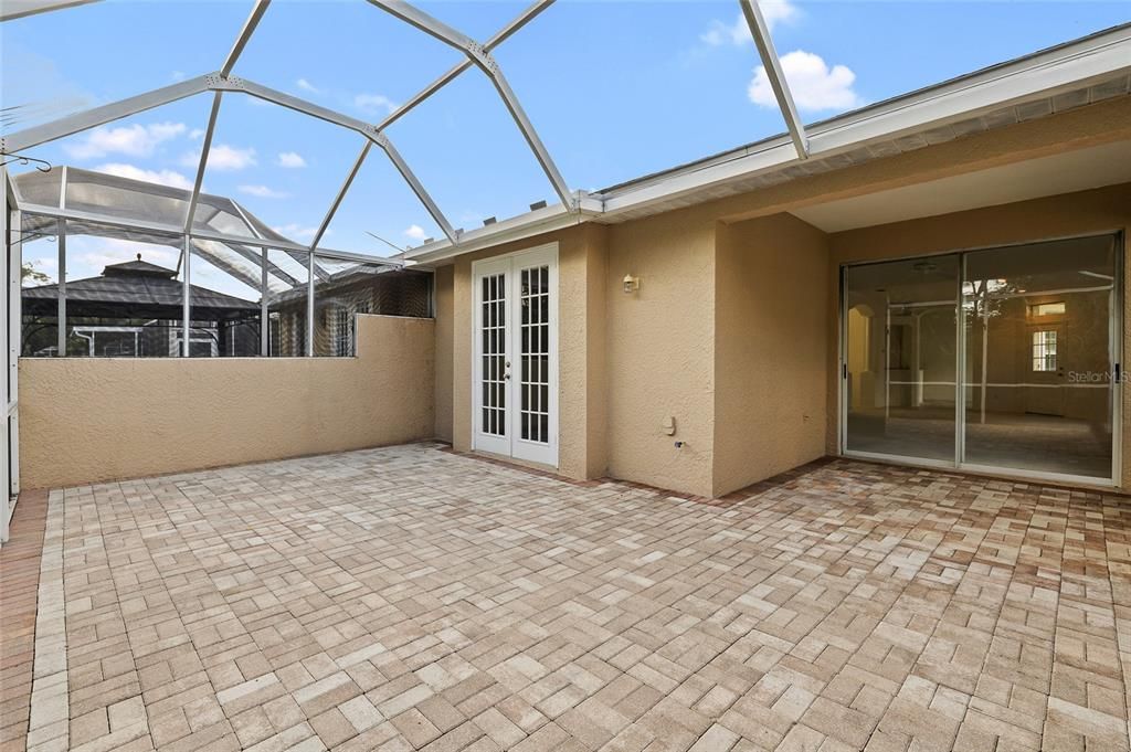 Activo con contrato: $439,000 (2 camas, 2 baños, 1552 Pies cuadrados)