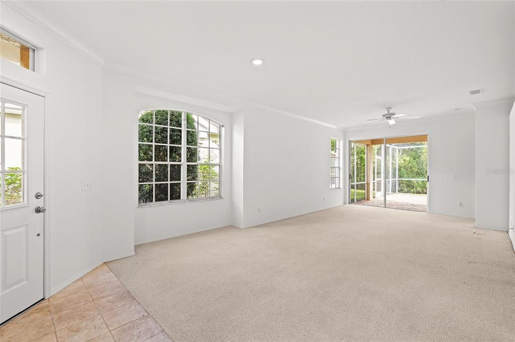 Activo con contrato: $439,000 (2 camas, 2 baños, 1552 Pies cuadrados)