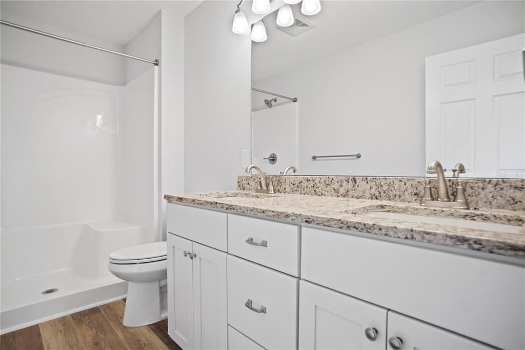 For Sale: $279,000 (3 beds, 2 baths, 1385 Square Feet)