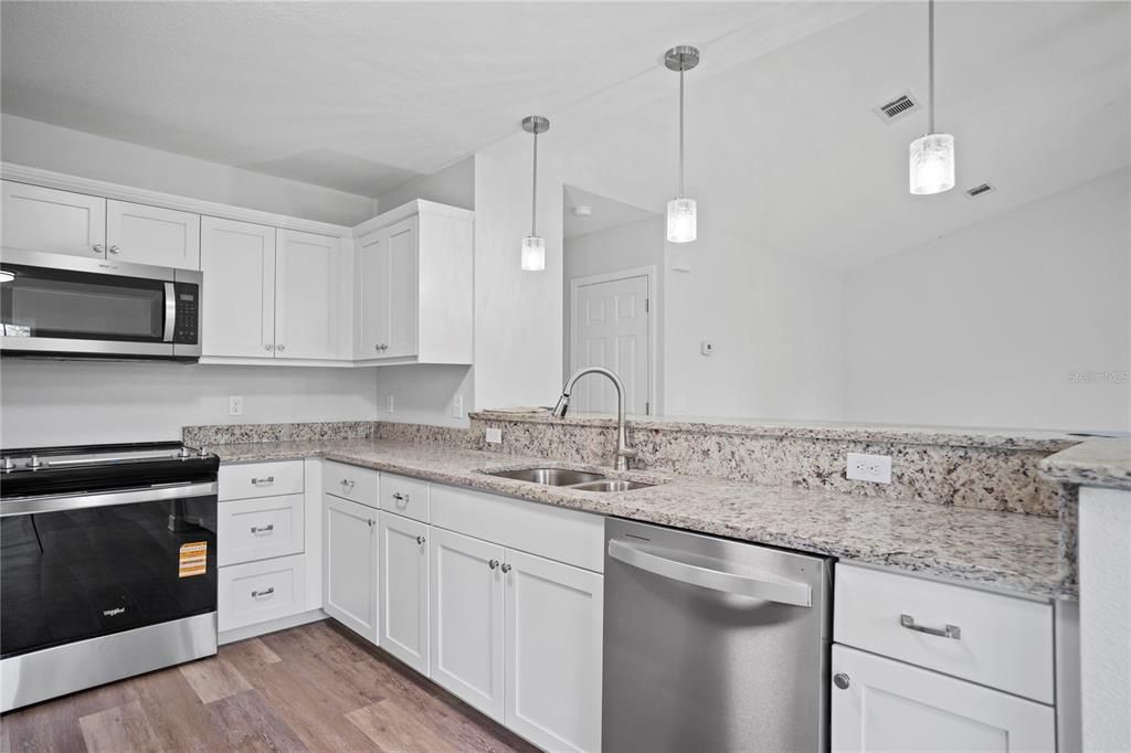 For Sale: $279,000 (3 beds, 2 baths, 1385 Square Feet)