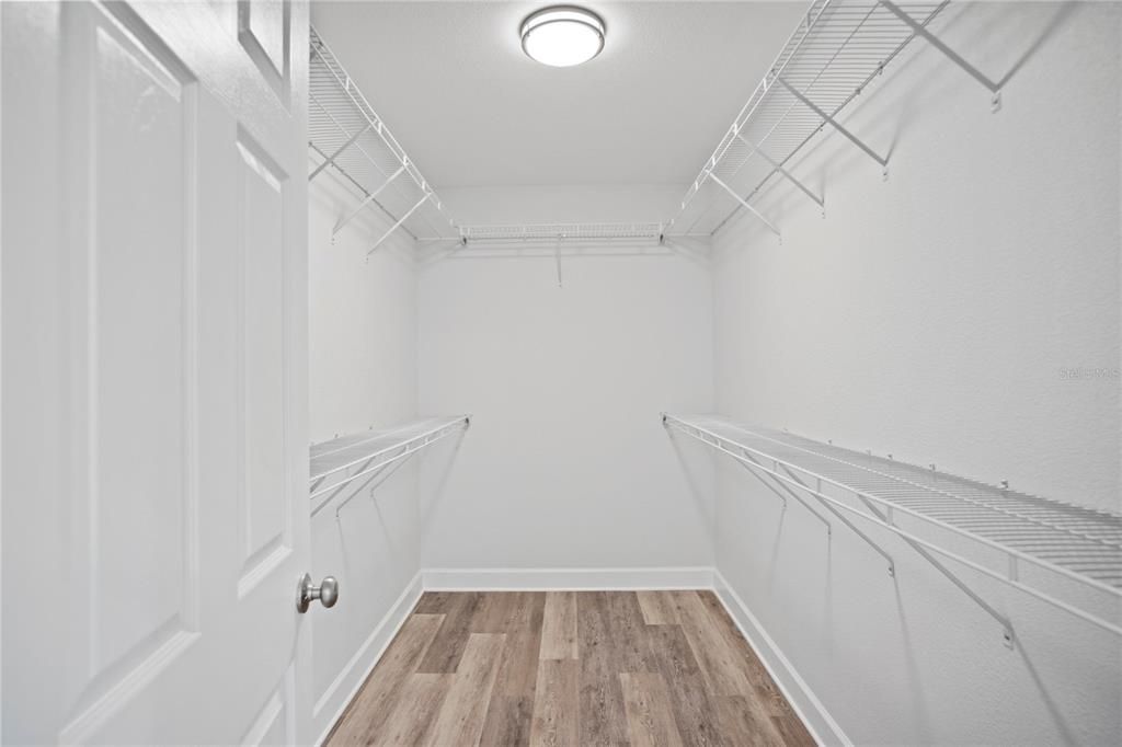 For Sale: $279,000 (3 beds, 2 baths, 1385 Square Feet)