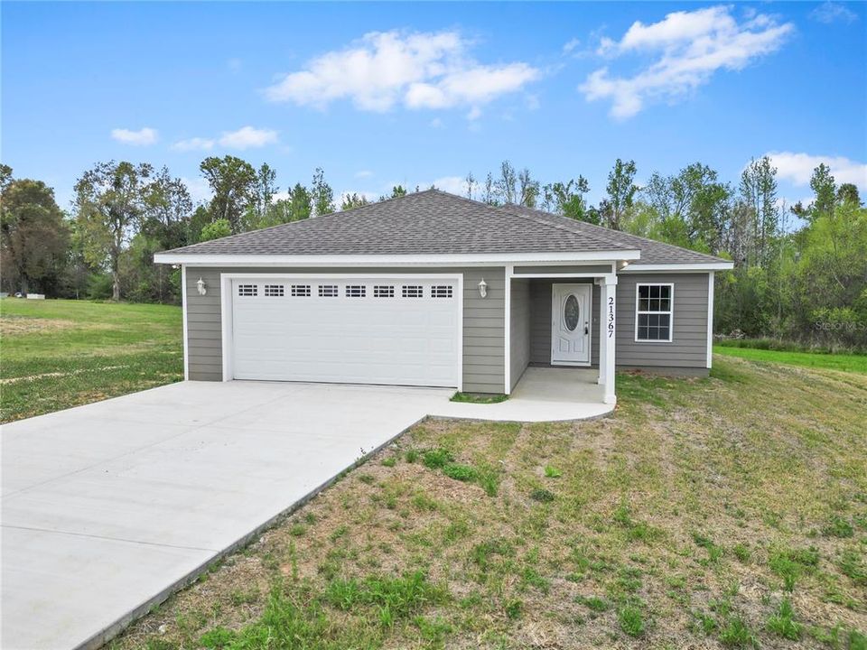For Sale: $279,000 (3 beds, 2 baths, 1385 Square Feet)