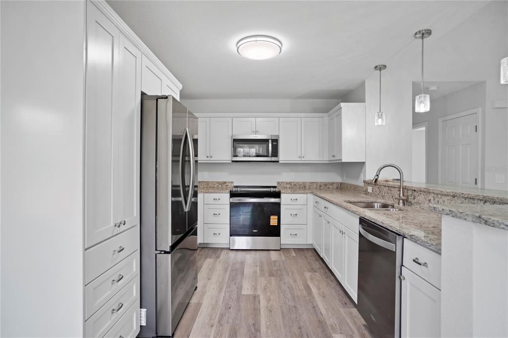 For Sale: $279,000 (3 beds, 2 baths, 1385 Square Feet)