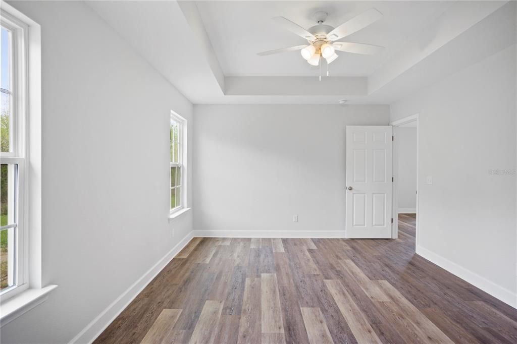 For Sale: $279,000 (3 beds, 2 baths, 1385 Square Feet)