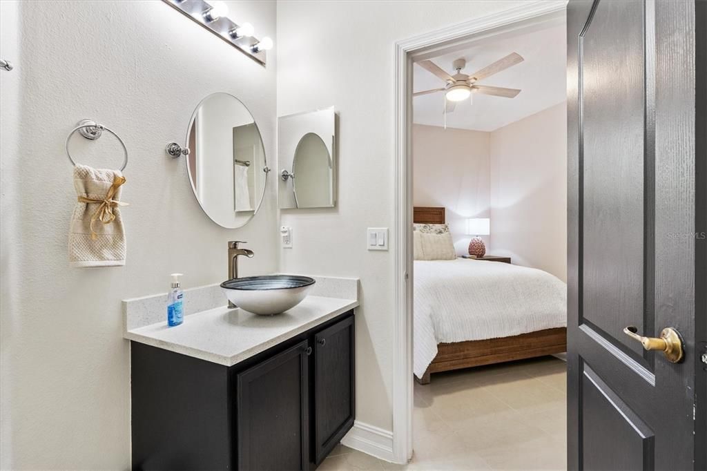 En Venta: $1,100,000 (4 camas, 3 baños, 2570 Pies cuadrados)