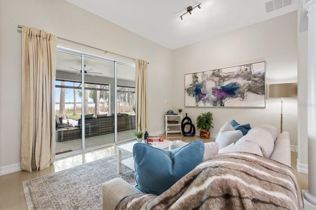 En Venta: $1,100,000 (4 camas, 3 baños, 2570 Pies cuadrados)
