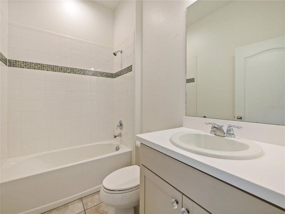 Activo con contrato: $414,900 (3 camas, 2 baños, 1792 Pies cuadrados)