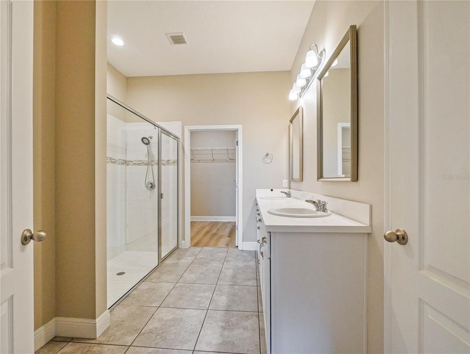 Activo con contrato: $414,900 (3 camas, 2 baños, 1792 Pies cuadrados)