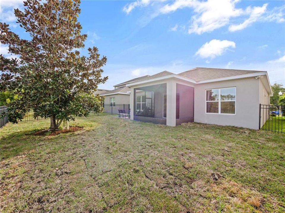 Activo con contrato: $414,900 (3 camas, 2 baños, 1792 Pies cuadrados)